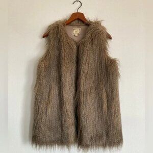 Black Swan Frost Flurry Of Fun Faux Fur Sleeveless Vest Size Small
